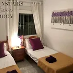 4 Bed 3 Bath Villa Sleeps 8, Pool Wifi Tv Close To Beach Restaurants And Shops