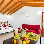 101 Bright, Pool View And Air Conditioning