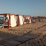 Playa Levante, Planta baja accesible