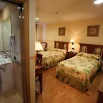 Hotel El Pentágono