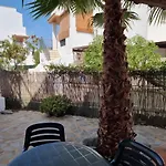 Casa Baja Naturista Con Patio En Primera Linea!
