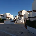 Casa Baja naturista con patio en primera linea!