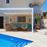 Casa Verde Guesthouse