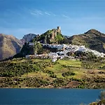 NEW! El Escondite de la Bahía
