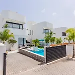 Stylish Villa 2018,Pool,3B.R.Wifi,Netflix