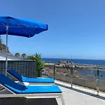 Billy\'S Beachfront Apartment With Pool Access