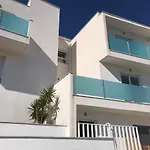 Living One Bed And Breakfast