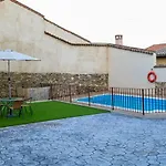 \'El Charcon\' Casa Con Piscina Compartida