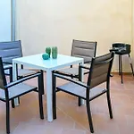 A - Apartamento Elegante Con Piscina Compartida