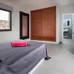Villa Kira, Tindaya