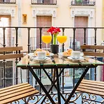 Great Apartment Near Plaza Mayor Large Groups