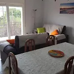Acogedora y amplia casa en pueblo tranquilo.