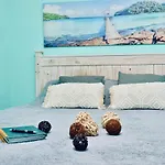Shanti, La Casa Azul