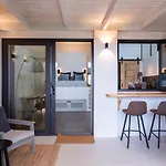 Papaya Beach Studios