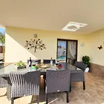 Villa Thais, private heated pool, ideal for your holidays in Caleta de Fuste