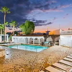 Liberty Cottage Suite Close Pool