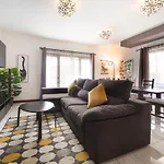 Tilley. Private Villa