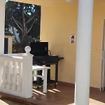 Golden Villa -Costa del Sol -GRATIS 1 Noche más cada 5 noches -Gran Piscina privada -BBQ -WiFi -PLAYA 5 min en coche
