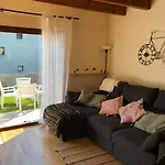 Casa adosada familiar con jardín y piscina