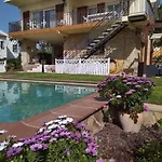 Sunny Holiday Home