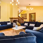 Casa Pedregal