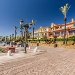 First Line Penthouse In Puerto Sotogrande With Seaviews