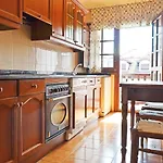 Apartamento El Corro: con parking en pleno centro de Comillas