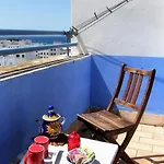 Beautiful Central Studio With Sea View