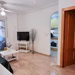 Cozy Apartment 200M From The Beach