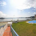 Precioso apartamento con piscina frente a la Toja