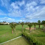 The Traveller\'s House Entre hoyos y la playa