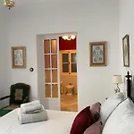 Lujosa suite privada en casa del S XIX