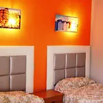 Casa Rivas con piscina abierta todo el año
