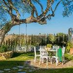 Casa Autosustentable Con Piscina, Huvagondili