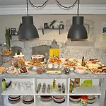 Ares Hotel