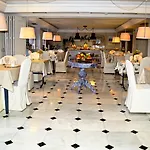 Ares Hotel