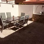 Acogedora Casa Con Patio En El Tiemblo