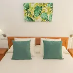 Apartamento con piscina y garaje en los Caños de Meca.