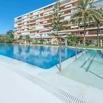 Precioso apartamento moderno y con piscina