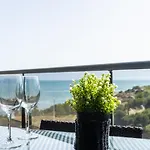 Primera línea de mar con piscina, gimnasio y parking 2 hab y 2 baños