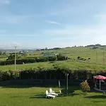 Villa Tranquila Con Piscina Y Jardin \