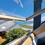 Vivienda de tres dormitorios en primera línea de playa