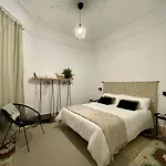 Victoria Site-Luxury Center