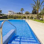 Cubo\'s Estudio Esmeralda Beach