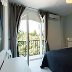 Spacious 2-Bedroom Apartment With Free Parking