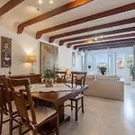 Comfortable Yacht Club Apartment