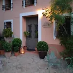 Les Penyetes Boutique Bed And Breakfast