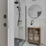 Central Square Deluxe Apartment