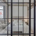 Central Square Deluxe Apartment