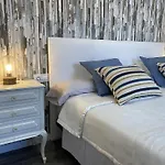 O Largo Rooms